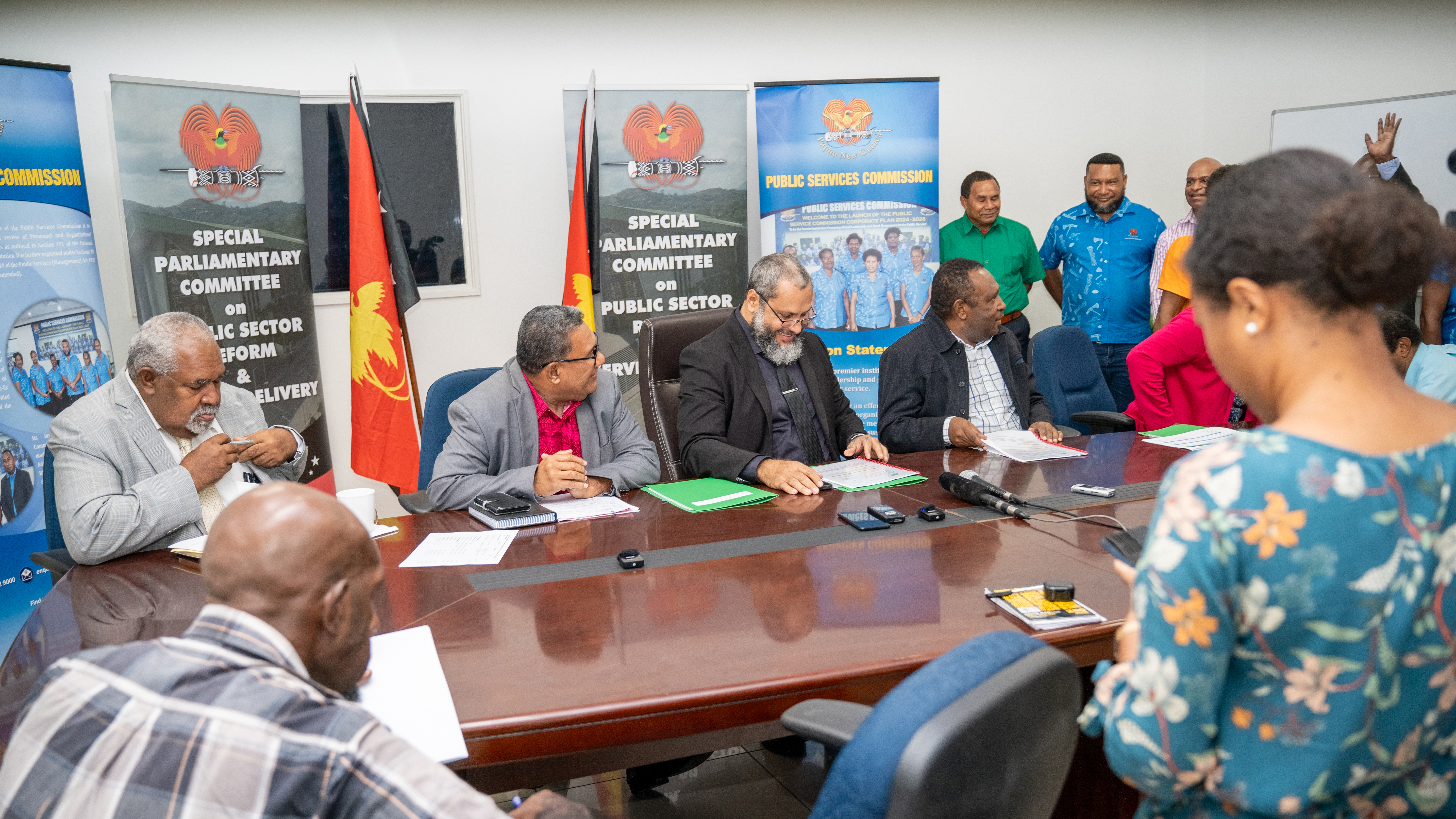 PRESS STATEMENT CONGRATULATING EXECUTIVE ACTION OF INDEPENDENT AUDIT FINDINGS OF PUBLIC SERVICE PAYROLL.